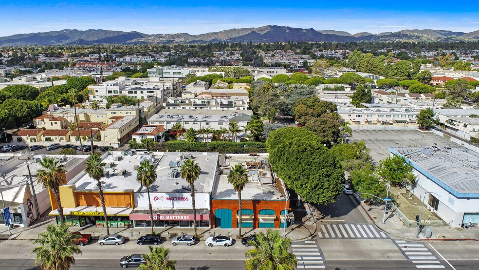 More Photos Of 1433 Wilshire Blvd, Santa Monica Restaurant For Lease