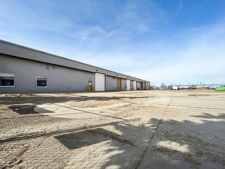 More Photos Of 11318-11320 143rd St NW, Edmonton Service For Lease