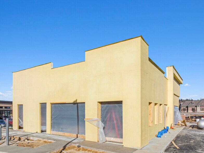 More Photos Of 1295 Olympia Fields Dr, Oconomowoc Restaurant For Sale