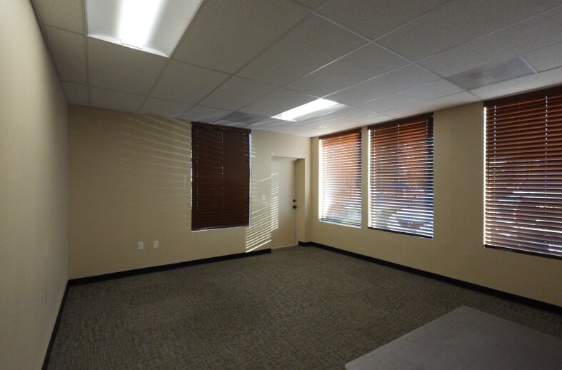 More Photos Of 1607 Beavercreek Rd, Oregon City Office For Lease