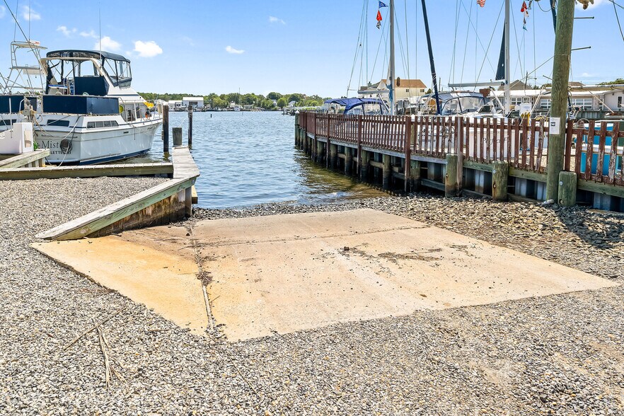 More Photos Of 120 Harbor Inn Rd, Bayville Marina For Sale