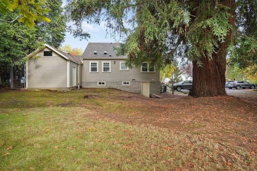 More Photos Of 1230 Fairview Ave SE, Salem Office For Sale