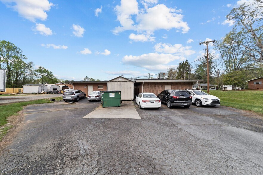 More Photos Of 110 E Wall St, Rural Hall Garden Center For Sale