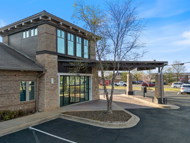 More Photos Of 2701 SE J St, Bentonville Loft Creative Space For Lease