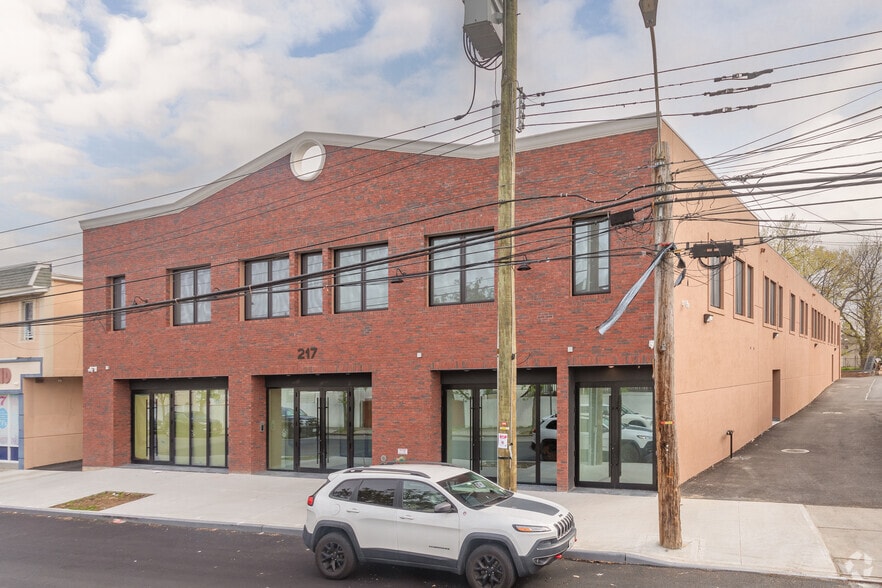 More Photos Of 217 Main St, Staten Island Storefront Retail Residential For Sale
