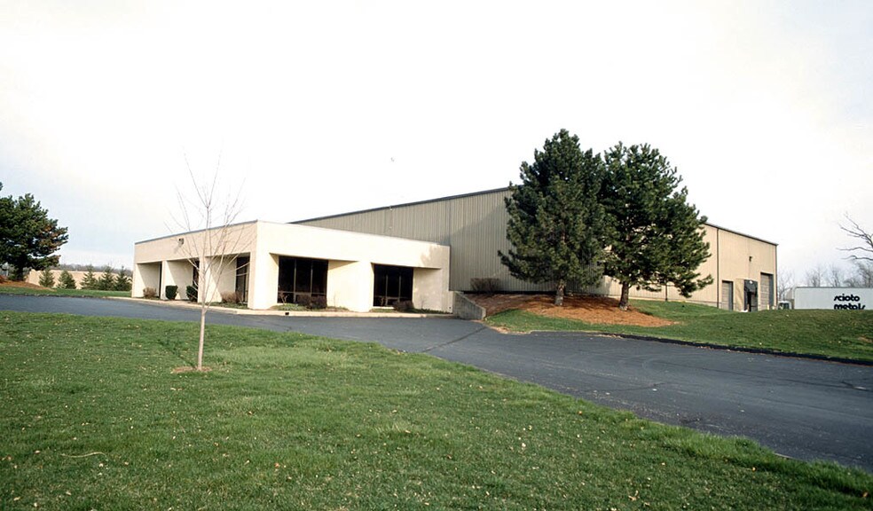 Primary Photo Of 209 Green Meadows Dr S, Lewis Center Warehouse For Lease