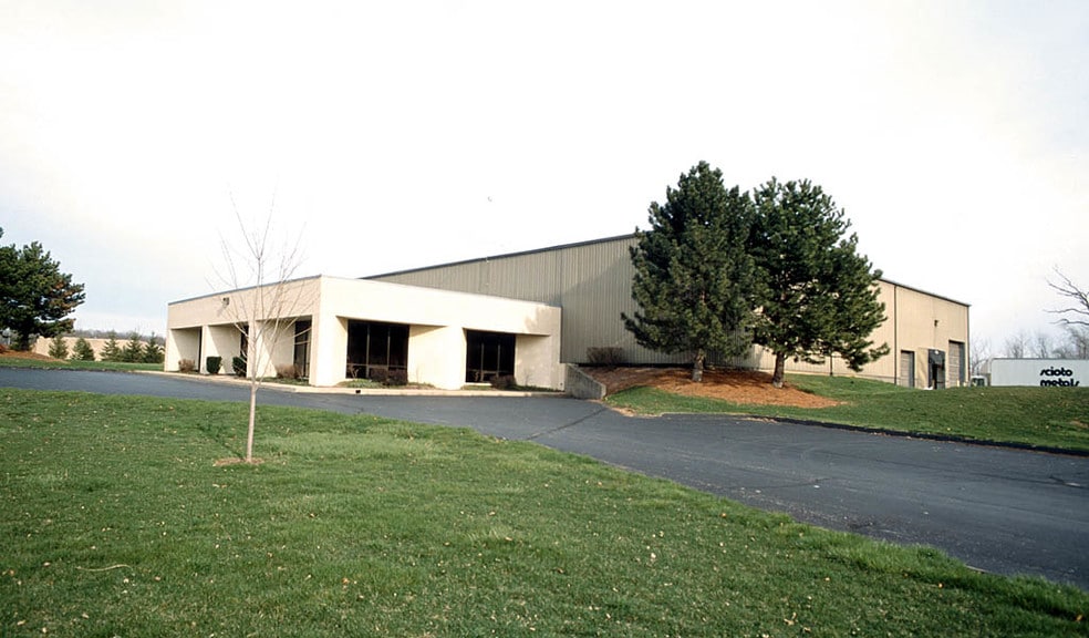 Primary Photo Of 209 Green Meadows Dr S, Lewis Center Warehouse For Sale