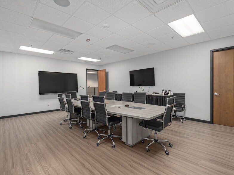 More Photos Of 300 Ridgefield Ct, Asheville Office For Lease