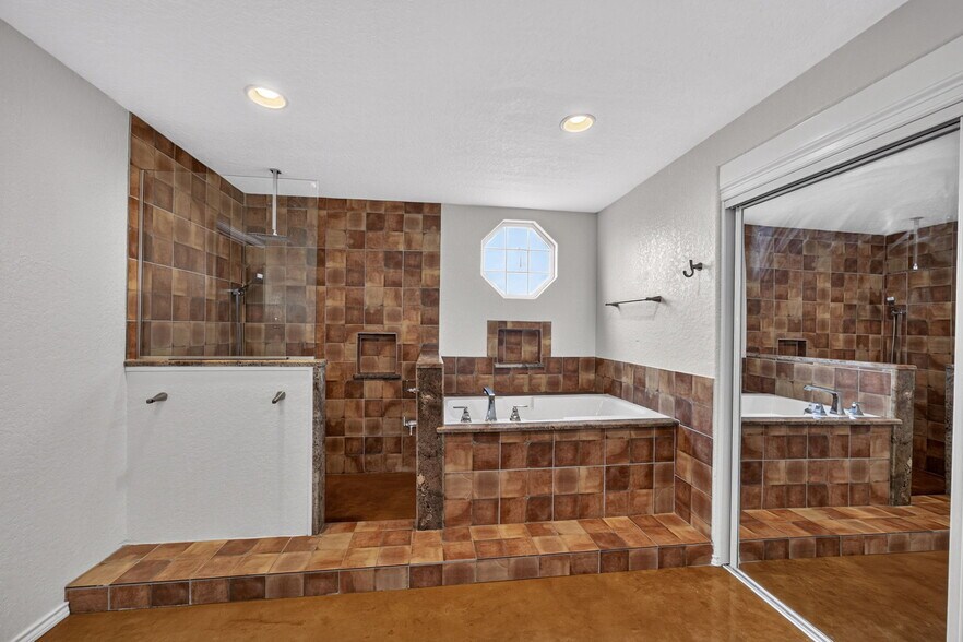 More Photos Of 4044 W FM 476, Poteet Flex For Sale