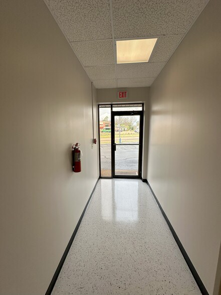 More Photos Of 1341 N Highland Ave, Jackson Office For Sale