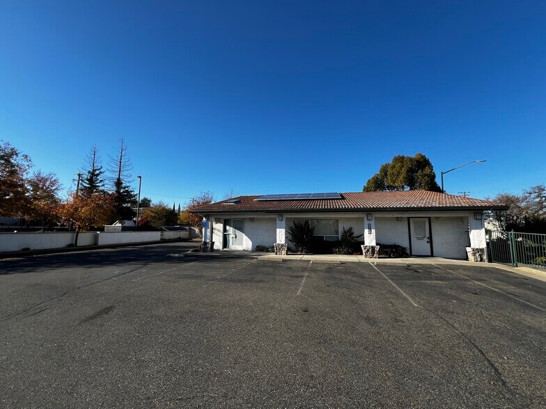 More Photos Of 1158 Court St, Redding Medical For Sale