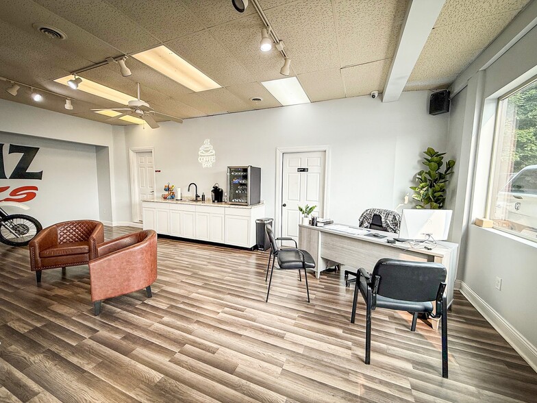 More Photos Of 195 New Castle Rd, Butler Storefront Retail Office For Sale