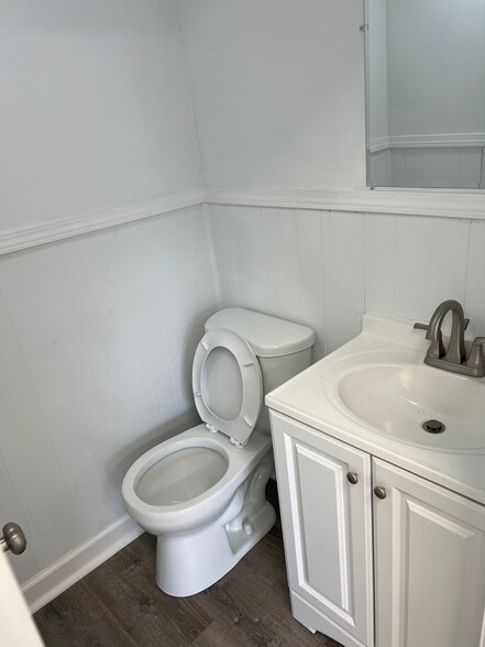 More Photos Of 1806 Hayward Ave, Chesapeake Loft Creative Space For Lease