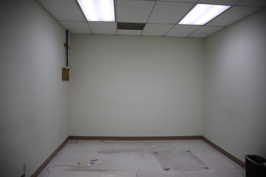 More Photos Of 3350 Scott Blvd, Santa Clara Warehouse For Lease