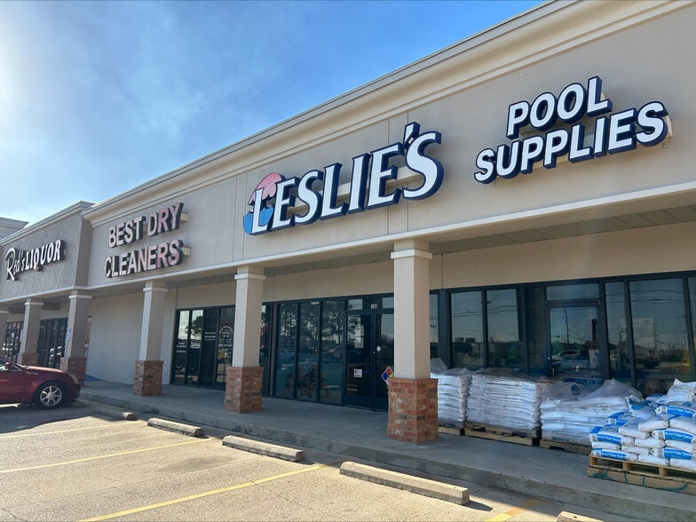 More Photos Of 2828 Highway 365, Nederland Storefront Retail Office For Lease
