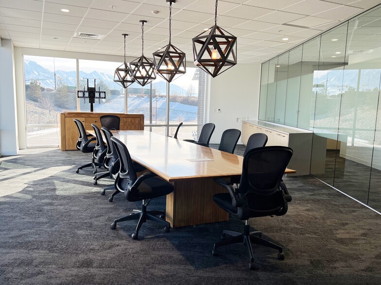 More Photos Of 2578 W 600 N, Lindon Office For Lease