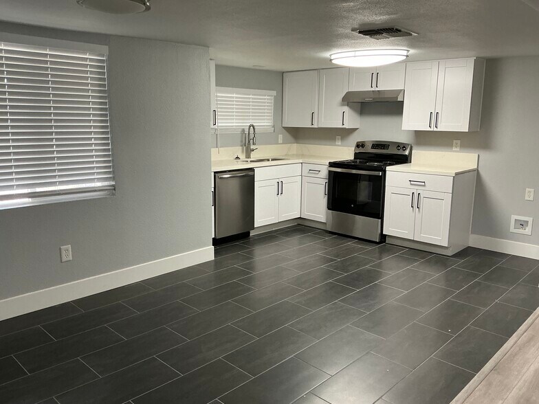 More Photos Of 905 Mauldin Ln, Reno Multifamily For Sale