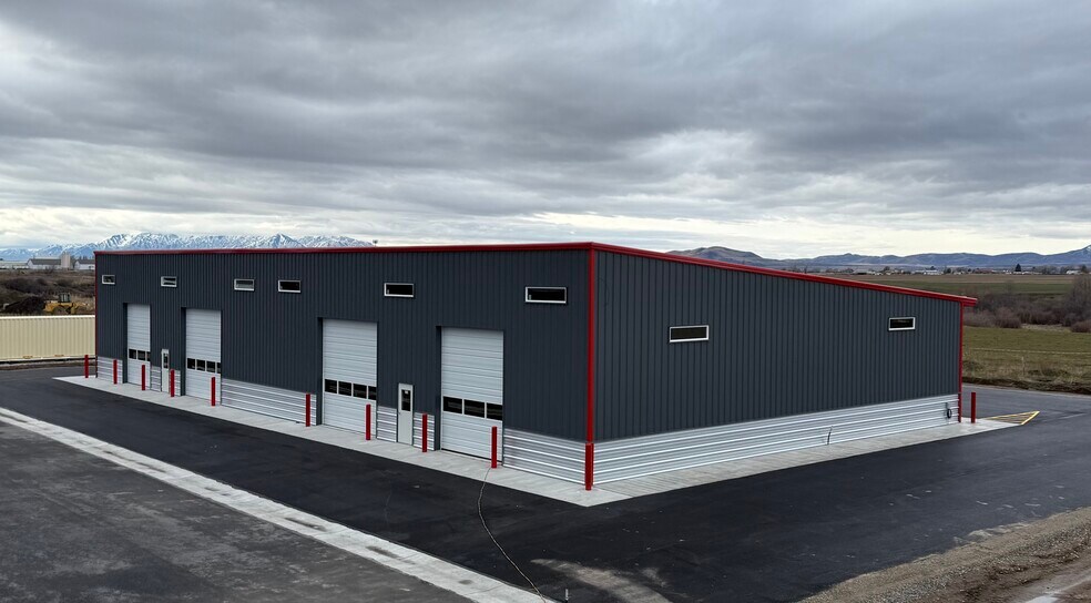 More Photos Of 301 N 1300 E, Lewiston Flex For Lease