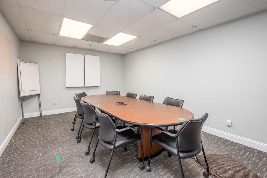 More Photos Of 221 Fabritek Dr, Columbus Manufacturing For Sale