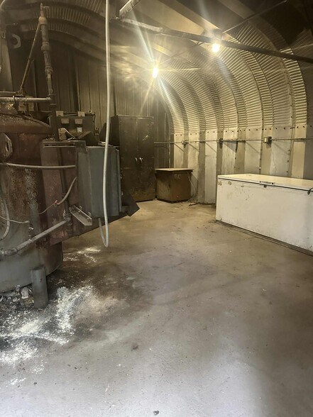 More Photos Of 140 Dort St, Troy Specialty For Sale