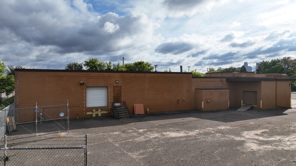 Primary Photo Of 323 NE Pierce St, Minneapolis Manufacturing For Sale