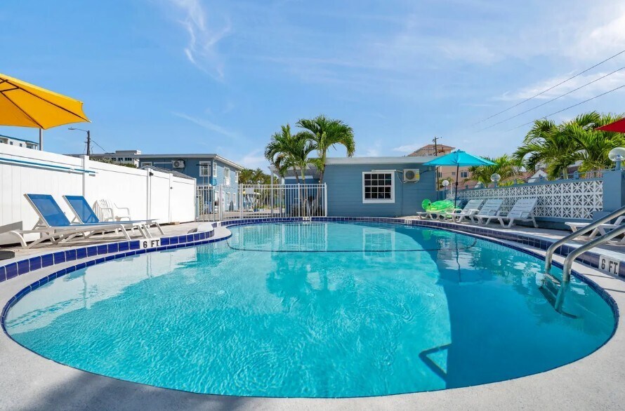 More Photos Of 602 Poinsettia Ave, Clearwater Beach Hotel For Sale