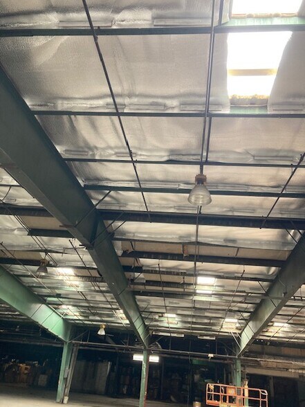 More Photos Of 3901 Camden Ave, Parkersburg Warehouse For Lease