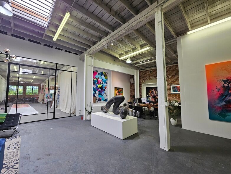 More Photos Of 2132 Sacramento St, Los Angeles Warehouse For Lease