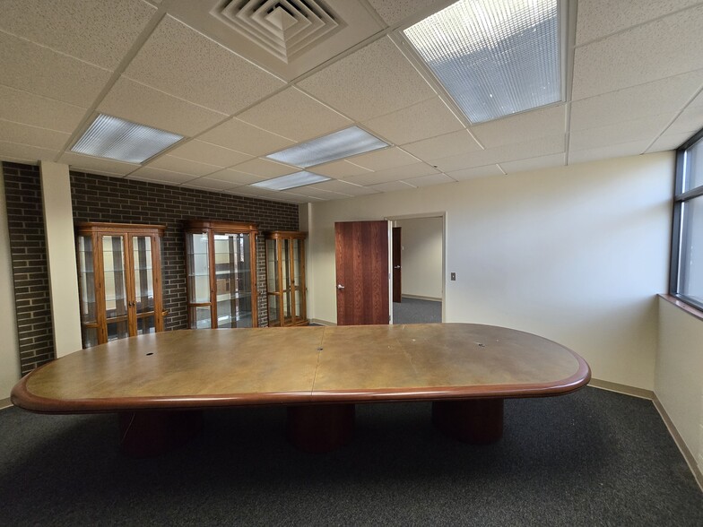 More Photos Of 2900 SW Plass Ct, Topeka Medical For Lease