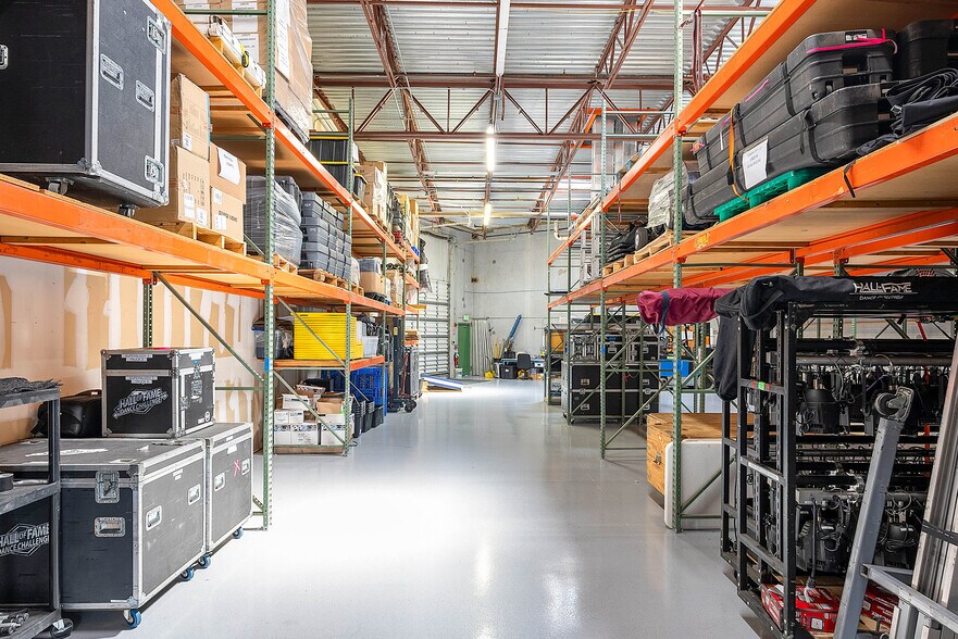 More Photos Of 1200 S Rogers Cir, Boca Raton Warehouse For Lease