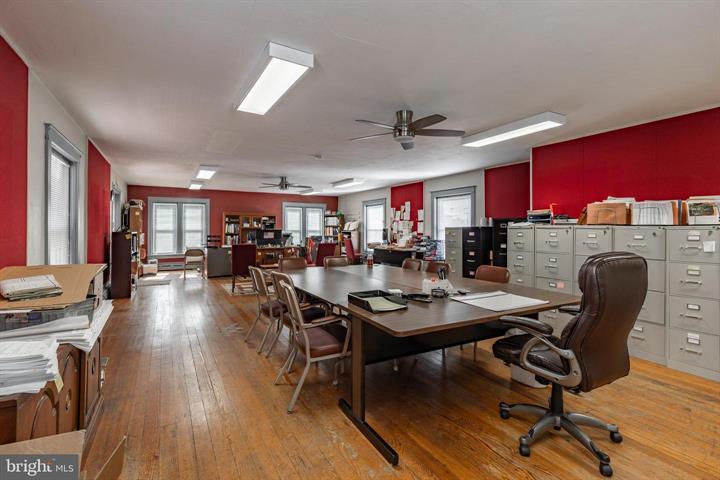 More Photos Of 6040 Main St, East Petersburg Office For Lease