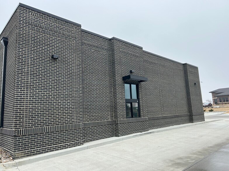 More Photos Of 1010 Tyler St, Polk City Storefront For Lease