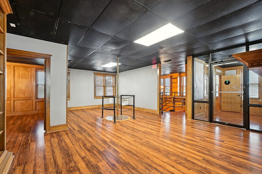 More Photos Of 441 Butternut St, Abilene Office For Sale