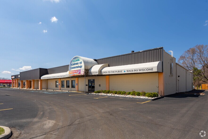 More Photos Of 4386-4396 Dixie Hwy, Waterford Unknown For Lease