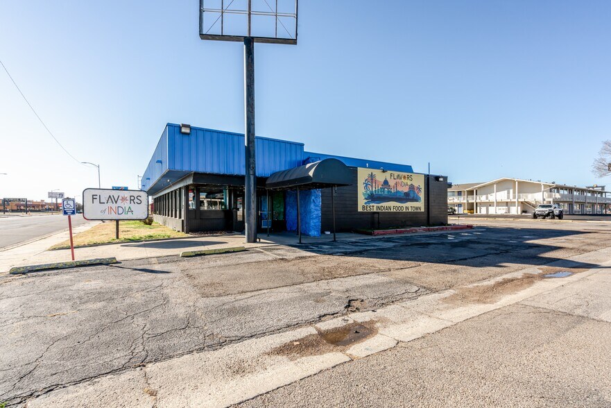 More Photos Of 2028 Paramount Blvd, Amarillo Fast Food For Sale