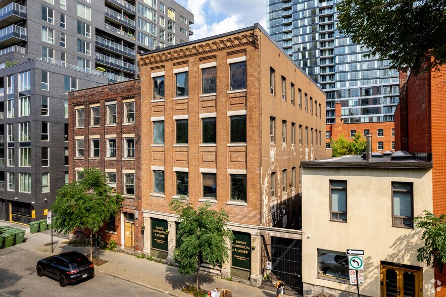 More Photos Of 754-762 Rue Saint-Paul O, Montréal Apartments For Lease