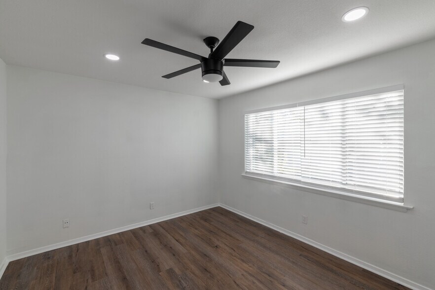 More Photos Of 5921 Gaston Ave, Dallas Apartments For Sale