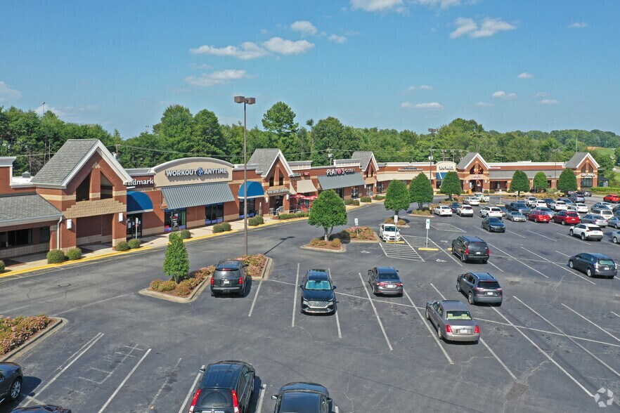 More Photos Of 500-692 Hanes Mall Blvd, Winston-Salem Unknown For Lease