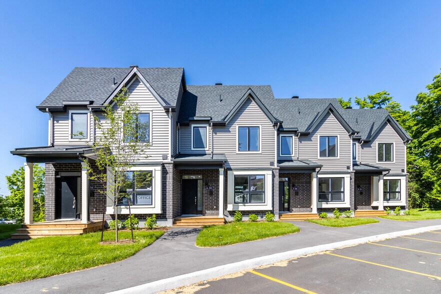 More Photos Of 36 Main St E, Mississippi Mills Apartments For Sale