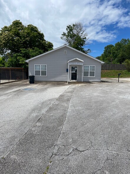 More Photos Of 482 Chattahoochee St, Cornelia Warehouse For Sale