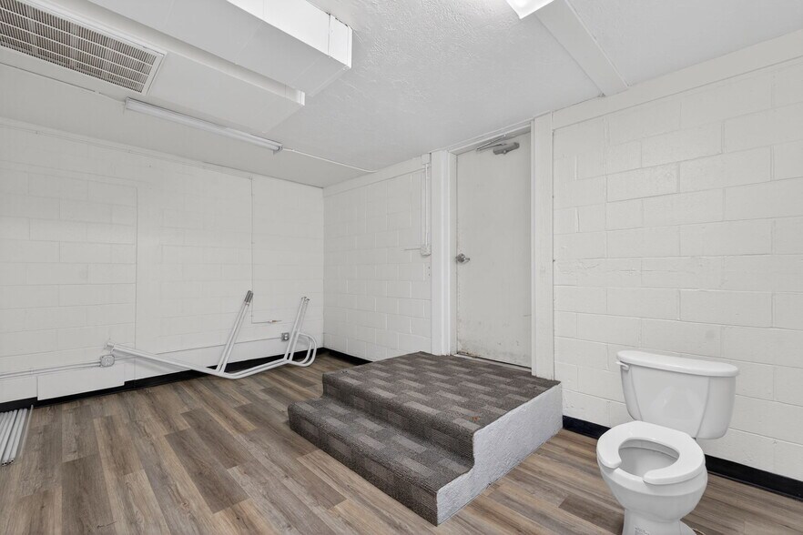 More Photos Of 344 Yellowstone Ave, Pocatello General Retail For Lease