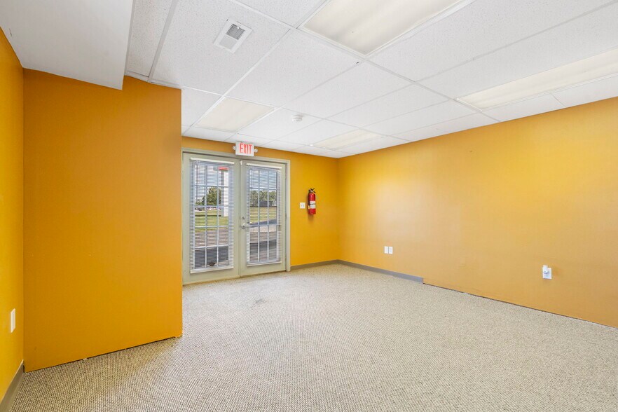 More Photos Of 771 E HWY 54, Camdenton Office For Sale