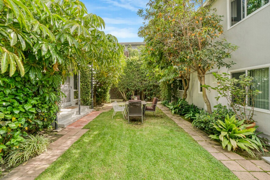 More Photos Of 1246 S Saltair Ave, Los Angeles Apartments For Sale