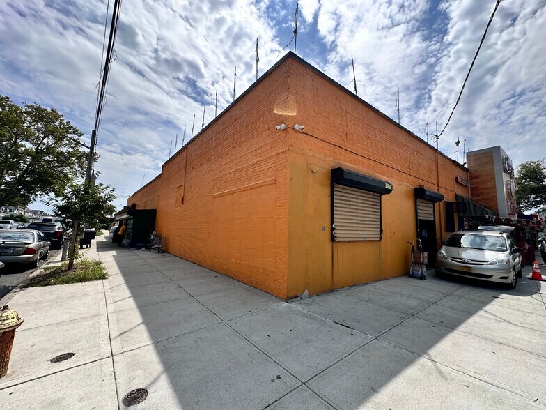 Primary Photo Of 20618 Hollis Ave, Queens Village General Retail For Lease