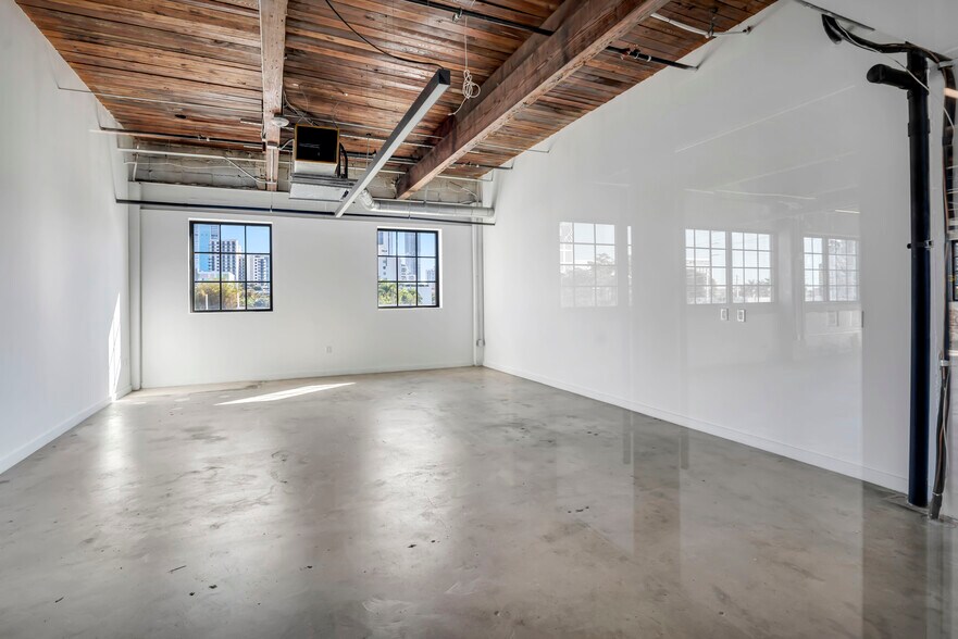 More Photos Of 2509 N Miami Ave, Miami Loft Creative Space For Lease