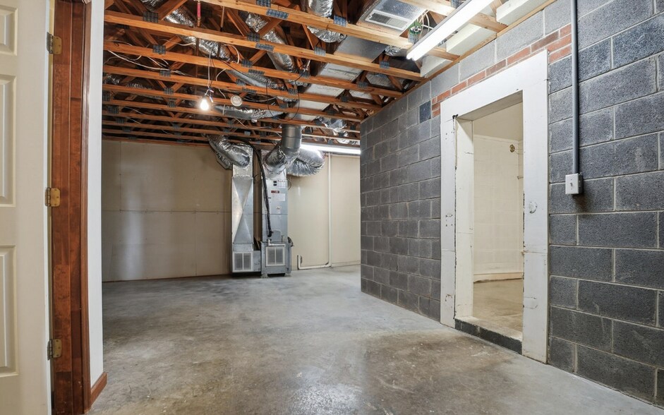 More Photos Of 528 W Main St, Wise Storefront For Sale