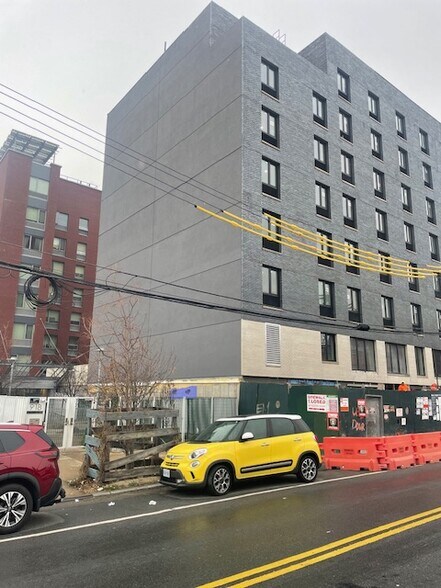 More Photos Of 906-916 E New York Ave, Brooklyn Apartments For Lease