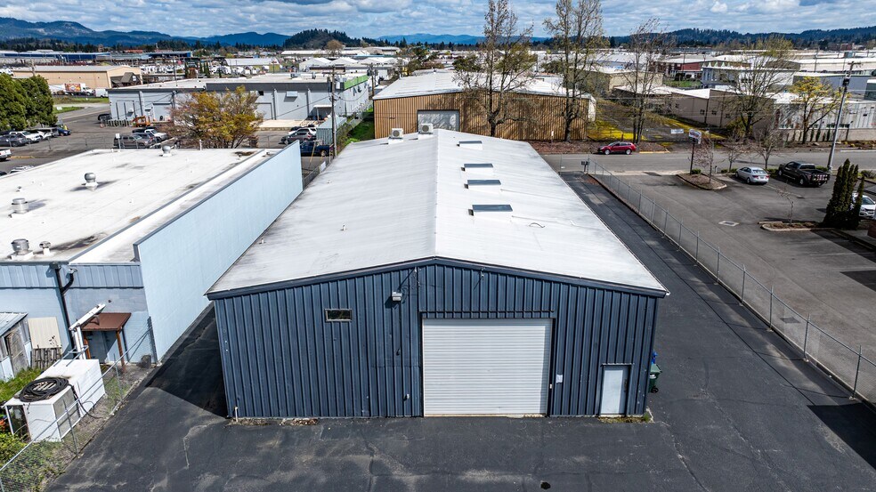 More Photos Of 520 Conger St, Eugene Warehouse For Lease