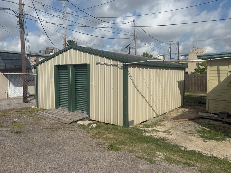 More Photos Of 1605 10th St, Corpus Christi Specialty For Sale