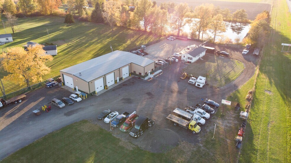 More Photos Of 14617 Kettlersville Rd, Wapakoneta Light Distribution For Sale